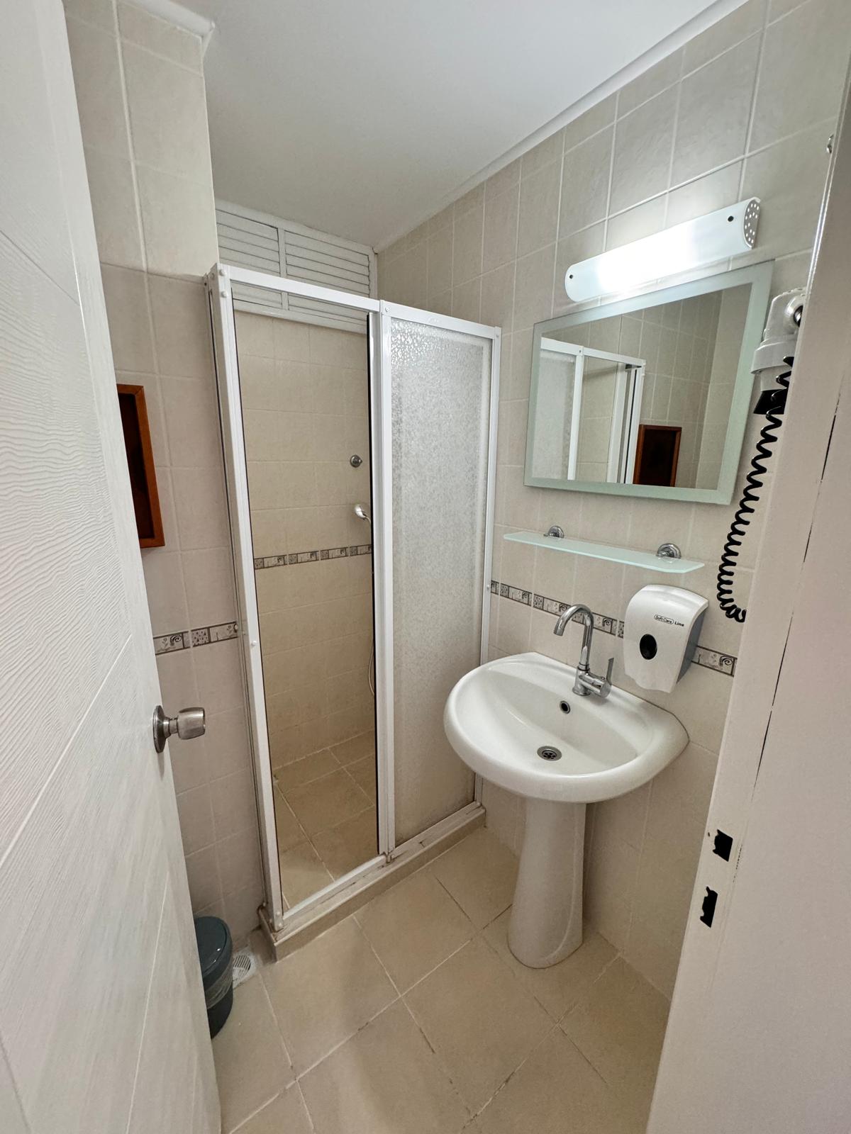 Standart oda banyo alanı